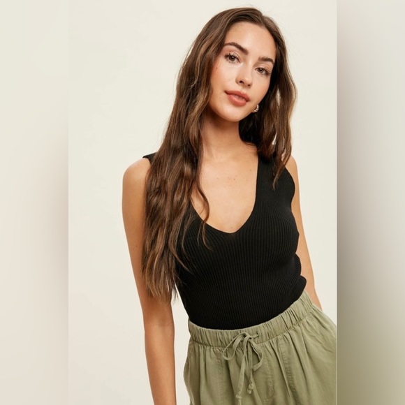 RIBBED KNIT SLEEVELESS BODYSUIT - Picture 1 of 10